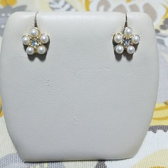 Roman White & Gold Earrings - Picture 1 of 2